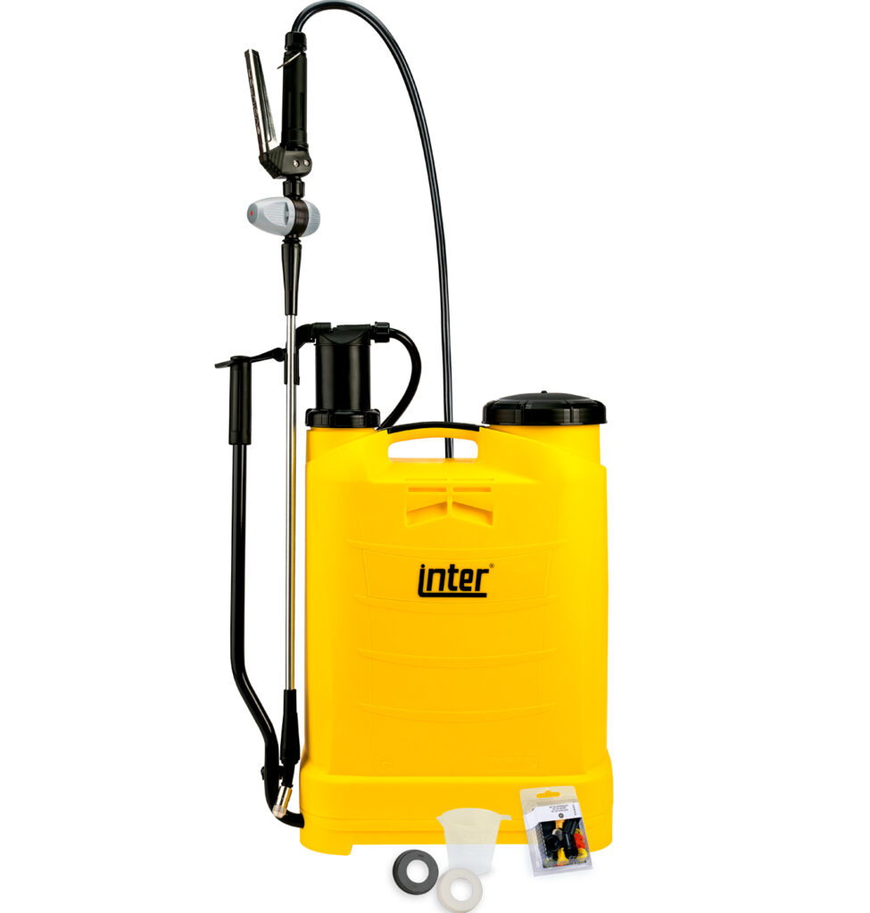 Versatile manual backpack sprayer, suitable for use in extensions exceeding 400 m², with a pressure regulator that ensures the homogeneous spraying of the entire treated area. It includes a translucent liquid level indicator. It also includes stainless steel handle and lance, which provides greater strength and durability. It includes a selection of nozzles that allows different types of application.